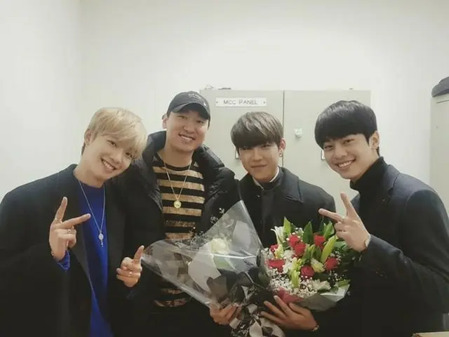 “Brand New Musicの仲間”RhymerとMXM、Wanna One パク・ウジンの高校卒業を祝福。