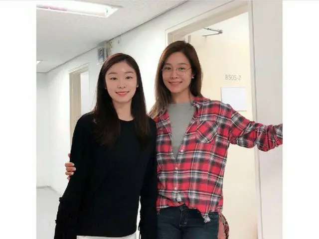 女優オク・チュヒョン、キム・ヨナとのツーショット写真を公開。