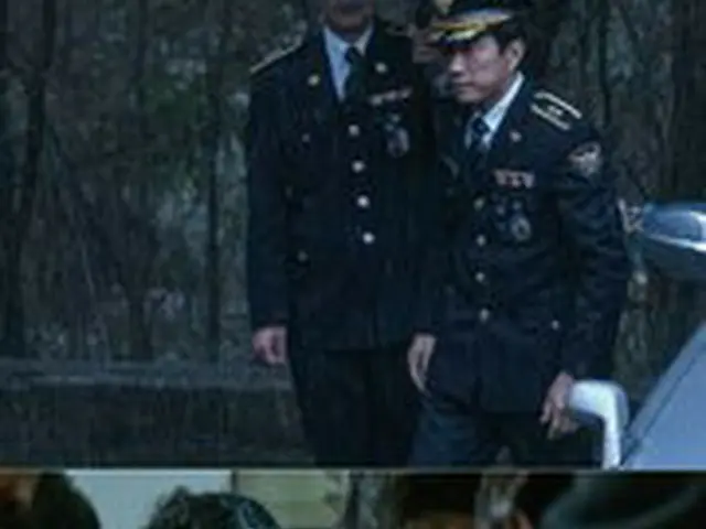 チャン・ドンゴン、キム・ミョンミン、パク・ヒスンら出演の映画「V.I.P」がスチル公開。