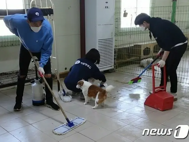 イ・ジョンシン(CNBLUE)、動物保護施設でボランティアする姿が韓国で話題。