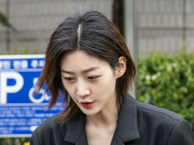 女優キム・セロン、ソウル中央地裁で開かれた飲酒運転容疑の1審判決公判を終えて出てきた時の様子。