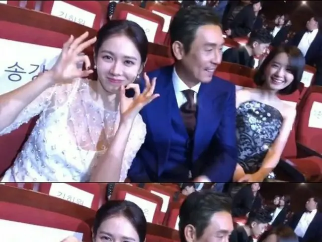 第54回大鐘賞映画祭で主演賞受賞した俳優ソル・ギョング、女優ソン・イェジン ＆少女時代 ユナと仲良く3ショット。