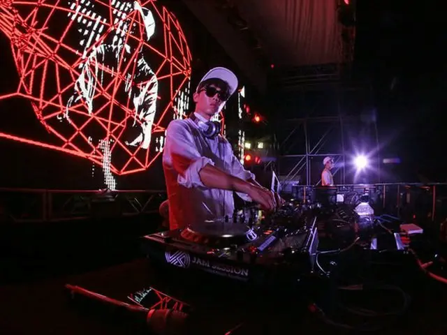 H.O.T. チャン・ウヒョク、DJとして米国ツアーをスタート！DJ Signumとコラボ。