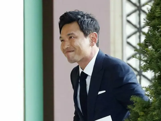 俳優ファン・ジョンミン、俳優ソン・ジュンギ-ソン・ヘギョの結婚式に出席。