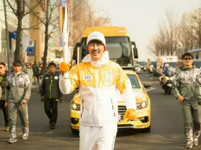 俳優チャ・スンウォン、平昌冬季五輪の聖火リレーに登場(1月15日)。