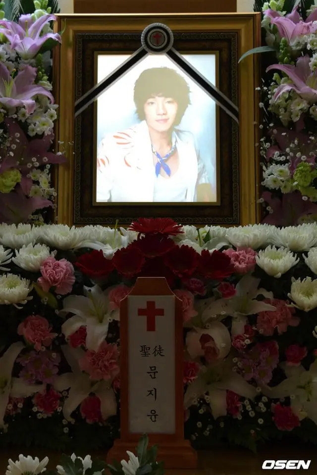 仁済大学上渓白病院の葬儀場に設けられた故ムン・ジユンの祭壇