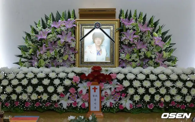仁済大学上渓白病院の葬儀場に設けられた故ムン・ジユンの祭壇