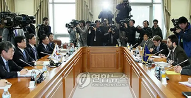 韓国・EU間FTA第8回交渉のようす＝23日、ソウル（聯合ニュース）