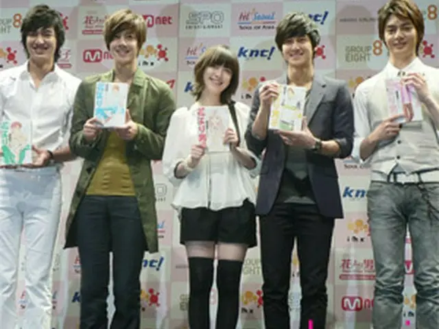 （左から）イ・ミンホ、キム・ヒョンジュン、ク・ヘソン、キム・ボム、キム・ジュン