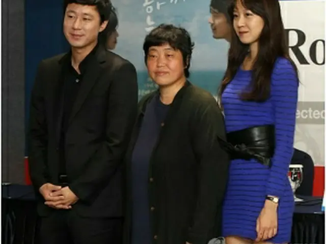 左からキム・ヨンピル、イム監督、コン・ヒョジン＝10日、釜山（聯合ニュース）