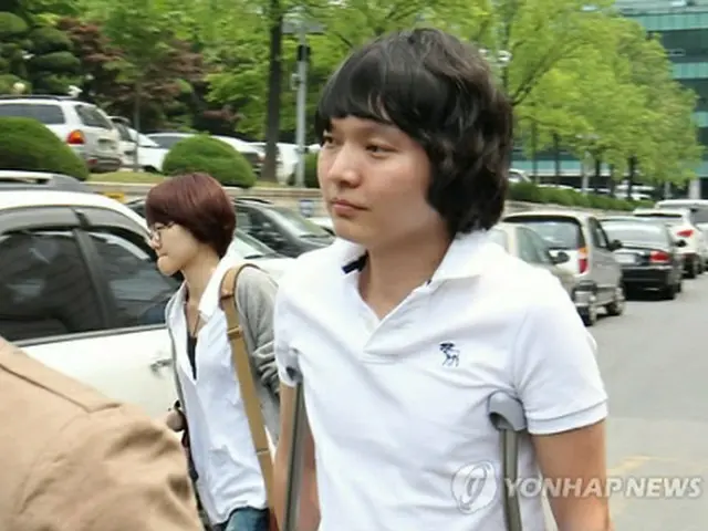 出廷したシン・ジョンファン=18日、ソウル(聯合ニュース)