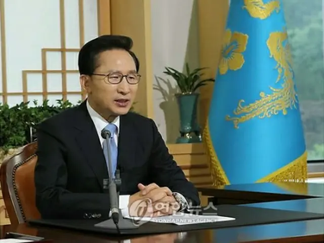 ラジオ演説を行う李大統領(資料写真)=(聯合ニュース)