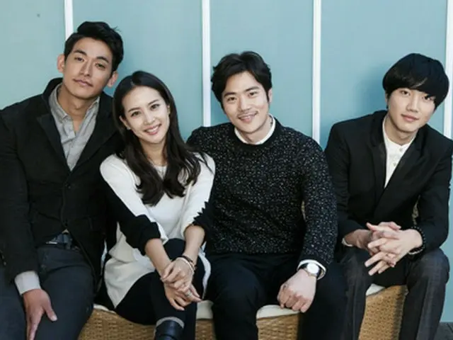 左からチョン・ソグォン、チョ・ヨジョン、キム・ガンウ、ゴニル（超新星）