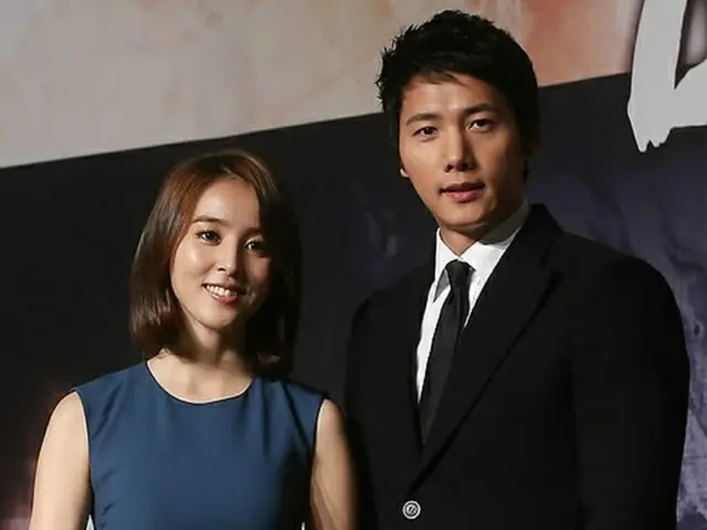 ドラマ「温かい一言」で夫婦役の女優ハン・ヘジンと俳優イ・サンウ