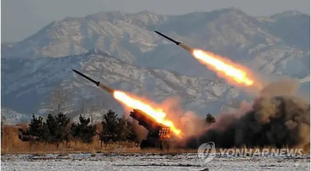 北朝鮮の砲撃訓練の模様＝（聯合ニュース）