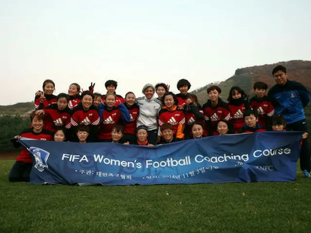 大韓サッカー協会は去る3日から7日まで坡州（パジュ）NFCで女性指導者たちを対象に「FIFA女性指導者特別教育」を実施した。（提供:OSEN）