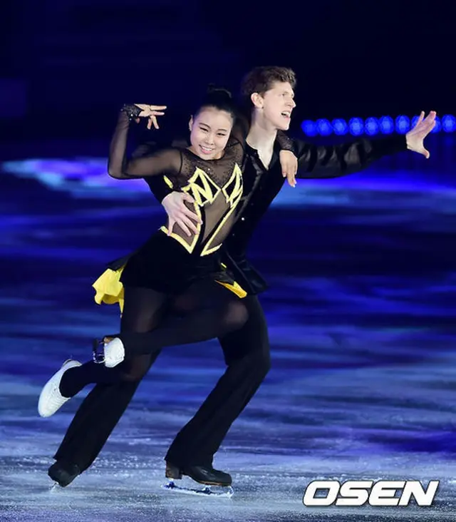 韓国フィギュアスケーティングでも不毛の地だったアイスダンスに希望の花を咲かせているレベッカ・キムが国際大会で貴重な銅メダルを手にした。（提供:OSEN）