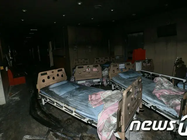 韓国・全羅南道（チョルラナムド）の長城（チャンソン）郡の高齢者向け病院に火をつけて患者ら22名を死亡させた容疑で無期懲役を求刑された入院患者の高齢者に対し、懲役20年の判決が下された。（提供:news1）