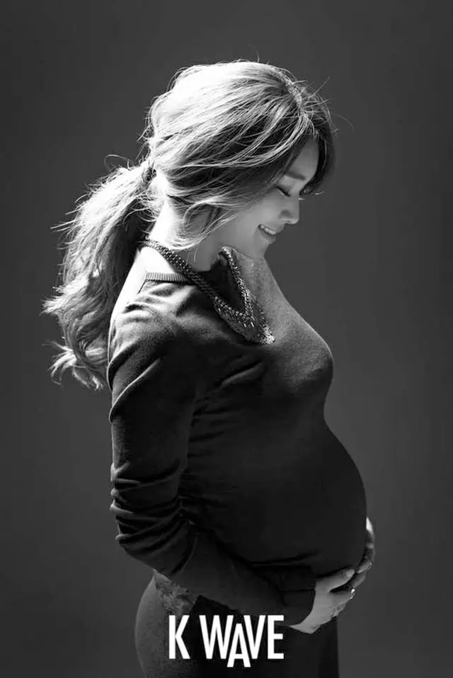 チュ・アミン、来月の出産を前にマタニティフォト撮影“美しいDライン”（提供:OSEN）
