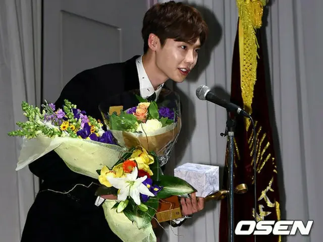 イ・ジョンソクは12日、ソウルの放送会館にて開催された「2014クリメ賞」授賞式にて、SBSドラマ「ピノキオ」で最優秀男性演技賞を受賞した。（提供:OSEN）