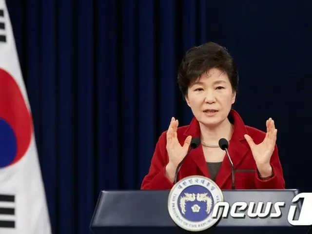 韓国大統領府は13日、朴大統領が前日に行った年頭会見の内容が国民の認識とかけ離れているとの一部報道に関連し、世論に耳を傾けるとの立場を示した。（提供:news1）