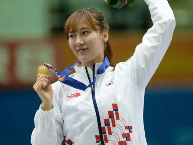 韓国のフェンシング女子フルーレの看板スターチョン・ヒスク（31、ソウル市庁）がW杯大会で銀メダルを獲得した。（提供:OSEN）