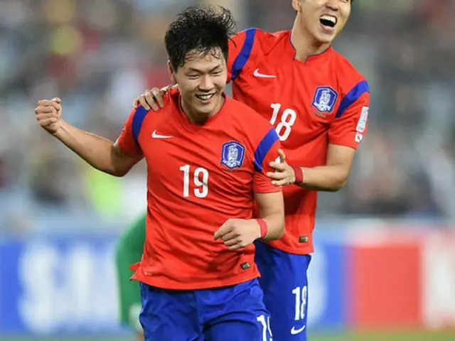 サッカー男子韓国代表がアジアカップ準決勝でイラクと対戦。イ・ジョンヒョプ（写真右）とキム・ヨングォン（写真左）がシュートを決め、2-0で勝利し、決勝進出を果たした。（提供:news1）