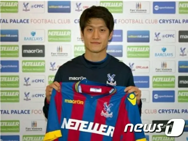 韓国出身のサッカー選手イ・チョンヨン（27、クリスタル・パレス）がイングランド・プレミアリーグに復帰したうれしさを露わにした。（提供:news1）