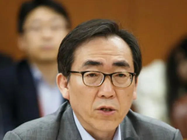 韓国外交部の趙兌烈(チョ・テヨル)第2次官(写真)が6日、ソウル近郊の元慰安婦が共同生活している施設「ナヌム(分かち合い)の家」を訪問した。(提供:news1)