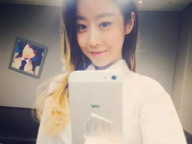 韓国の女性歌手ヤンパ(35)が、変わらぬ童顔と美貌を公開した。(提供:OSEN)