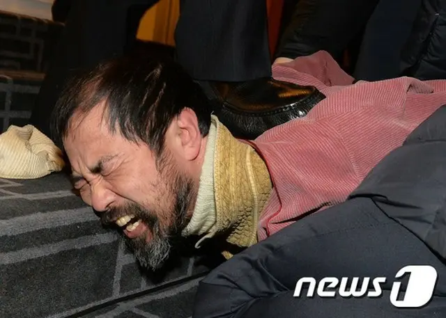 5日、リッパート駐韓米大使に凶器で大けがを負わせたキム・ギジョン容疑者は、社会活動家として活動しながら、過去に8回訪朝していたことが明らかになった。（提供:news1）