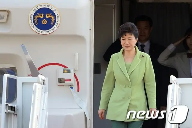 韓国の朴槿恵（パク・クネ）大統領が9日、新村セブランス病院に入院中であるマーク・リッパート駐韓米大使を見舞った。（提供:news1）