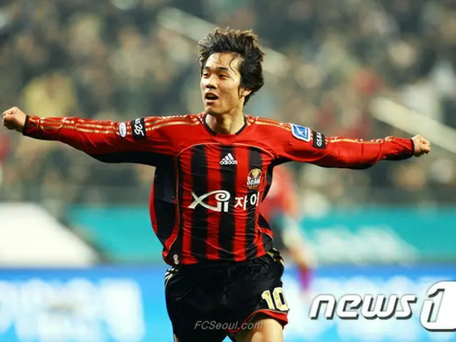 韓国のサッカー選手パク・チュヨン（朴主永、29）が7年ぶりに古巣チーム、FCソウルに帰って来る。
