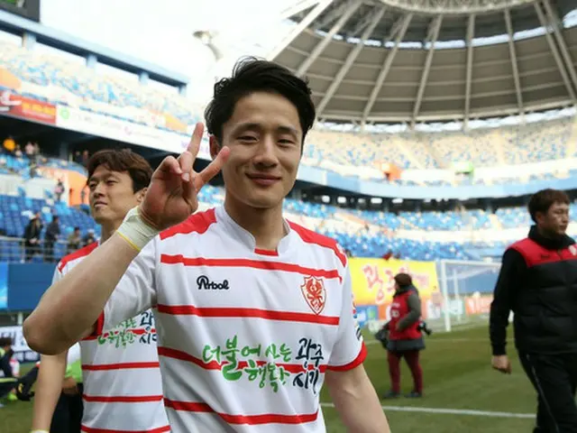 見事なシザーズキックを成功させたキム・ホナム（25、光州FC）が韓国プロサッカー連盟が選定するウィークリーベストMVPに選ばれた。（提供:news1）