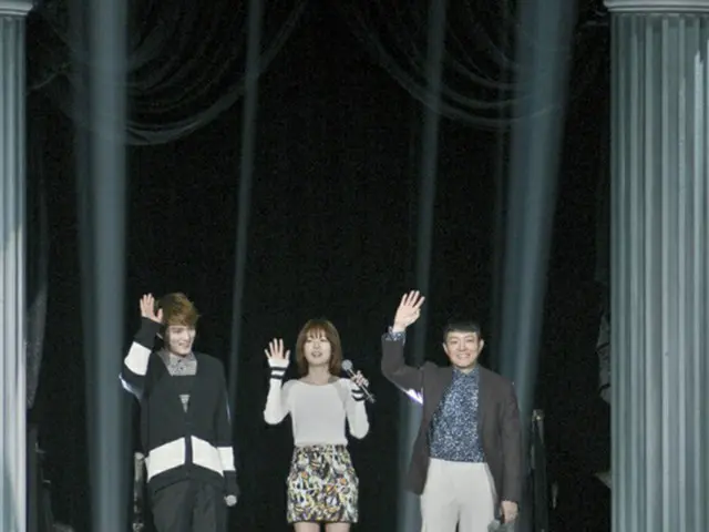 左から「JYJ」ジェジュン、女優ペク・チニ、俳優イ・ボムス