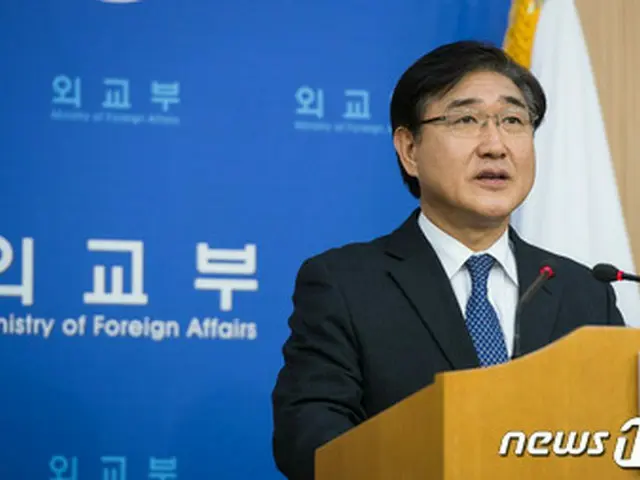 韓国政府は30日、安倍首相の訪米について与野党の政治家から「外交失敗だ」と指摘されていることに対して「極端な考えだ」と反論した。（写真は外交部のノ・グァンイル報道官 / 提供:news1）