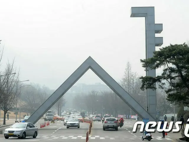 今月4日、ソウル大学で一般教養科目の試験中に集団カンニングがあったという文章がオンラインコミュニティーに掲載され、騒動になっている。（提供:news1）