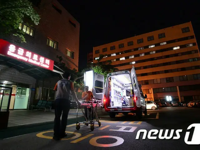 韓国国内で3人目のMERS（中東呼吸器症候群）患者である70代男性の娘になる40代女性が25日午後、高熱により国家指定病院に搬送されて検査を受けている。（写真は参考写真 / 提供:news1）
