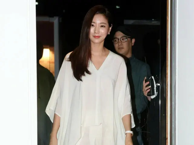 韓国女優キム・サラン（37）が、ドラマ「愛するウンドン」での復帰を前に、公式場へ姿をみせる。