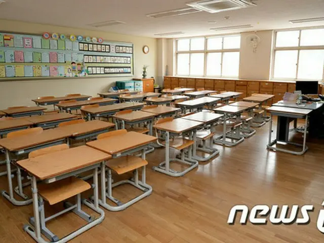 韓国・京畿道（キョンギド）のある地域だけでも1400人以上の学生が高熱などの風邪の症状で調査を受け、教育関係者は衝撃に陥っている。