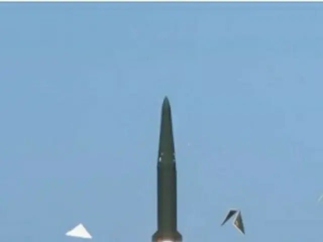 射程５００キロ以上の弾道ミサイルの試験発射（国防部提供）＝３日、ソウル（聯合ニュース）