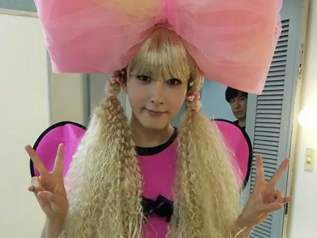 韓国アイドルグループ「SUPER JUNIOR」リョウクが破格の女装を試みた。（提供:OSEN）