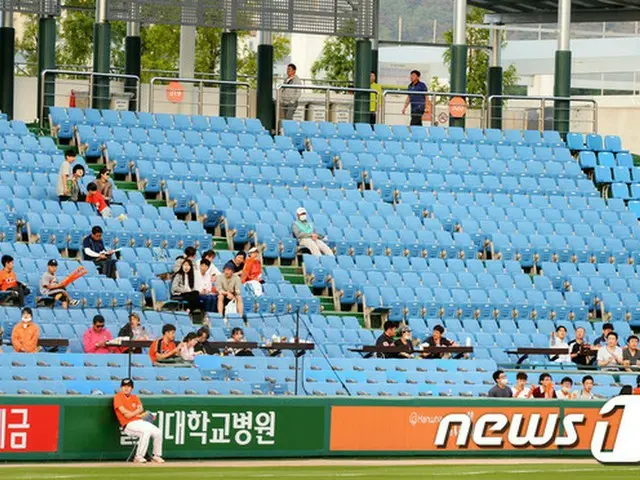 今シーズン800万以上の観衆誘致を目標（836万人）に掲げていた韓国プロ野球が中東呼吸器症候群（MERS＝マーズ）の直撃弾を受けた。