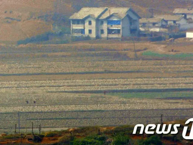 9日、韓国統一部の資料によると、政府は北朝鮮の干ばつが6月中旬まで続いた場合、ジャガイモやコメなど主要農作物の生産が前年に比べて5～10%減少すると予想した。