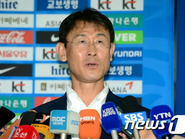 韓国女子サッカー代表チームのユン・ドクヨ監督がコスタリカとの第2戦に必勝を誓った。（提供:news1）