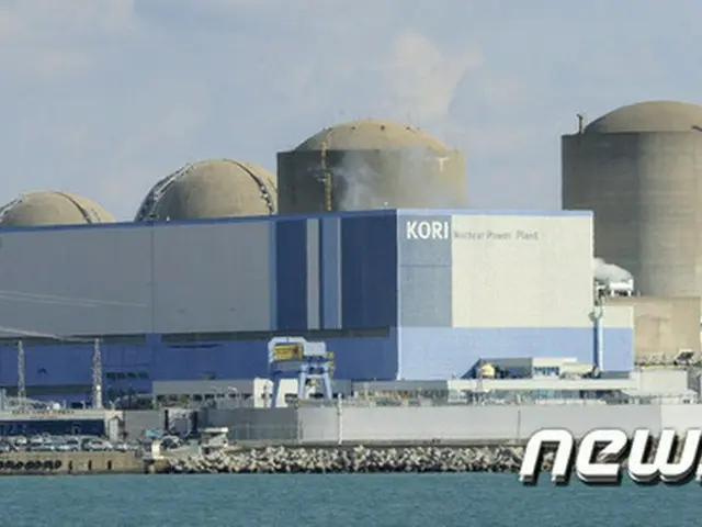 韓国初の原子力発電所「古里（コリ）1号機」が2007年6月18日以降、廃炉が決定した。原発の廃炉が決まったのは、韓国で初めて。