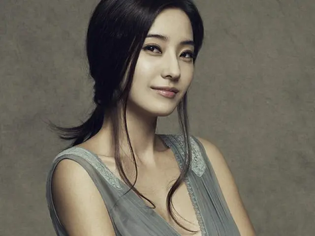 韓国女優ハン・チェヨン（34）が、中国版Twitter（ツイッター）と呼ばれる「新浪微博（Sina Weibo）」のフォロワー数が500万人を突破し、韓流スターとして人気を立証した。（提供:OSEN）