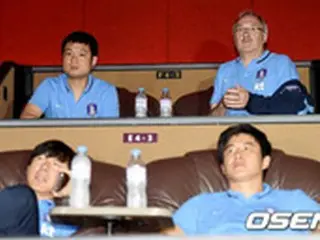 サッカー東アジア杯、韓国代表が日韓戦控えて”映画観賞”… 「余裕綽々」