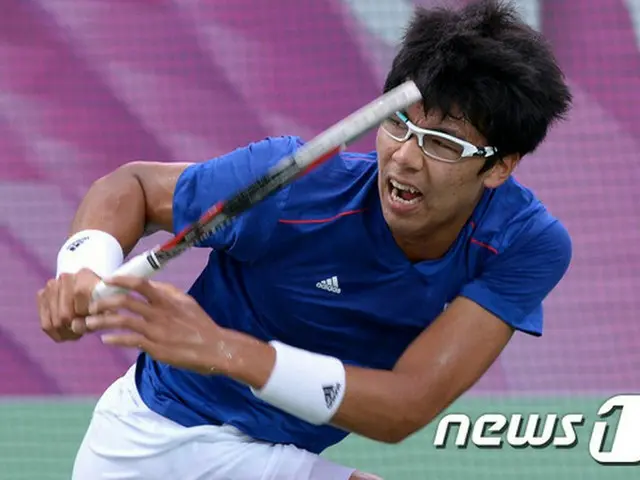 韓国男子テニス界の”看板選手”チョン・ヒョン（19、世界75位）が、男子プロテニス（ATP）ツアー・ロジャーズ・カップで2回戦進出に失敗した。