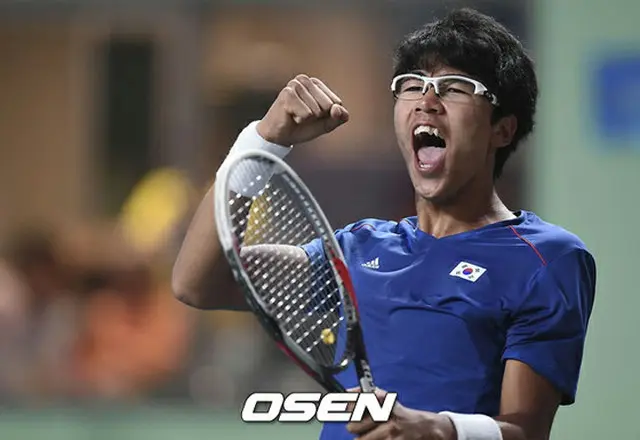 韓国男子テニスのチョン・ヒョン（75位）が、男子プロテニス（ATP）ツアー ウェスタン＆サザン・オープンのシングルス予選決勝に進出した。